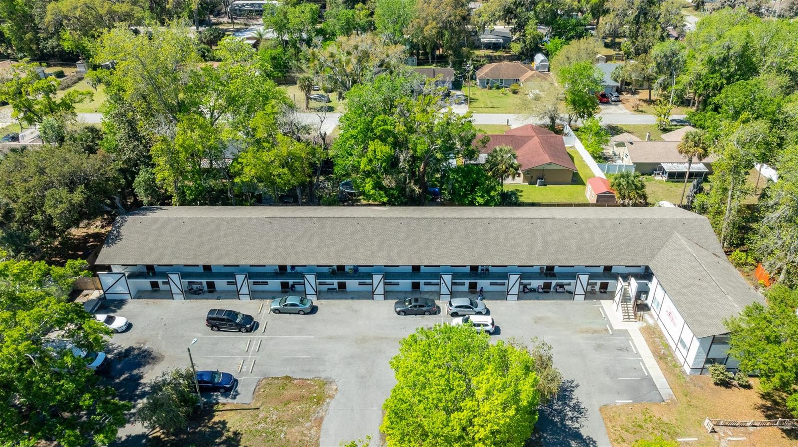 20 Unit Apartment Building For Sale in Daytona Beach (All 2BR/2BA) $2,450,000