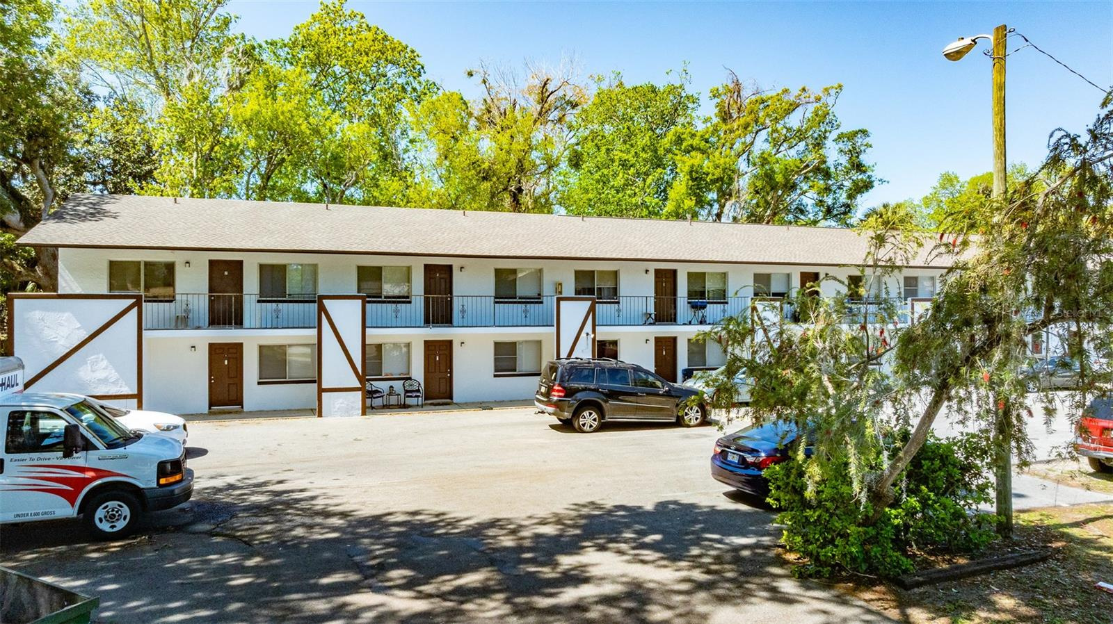 20 Unit Apartment Building For Sale in Daytona Beach (All 2BR/2BA) $2,450,000